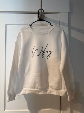 SHEIN White "Wifey" Script Crewneck Sweatshirt